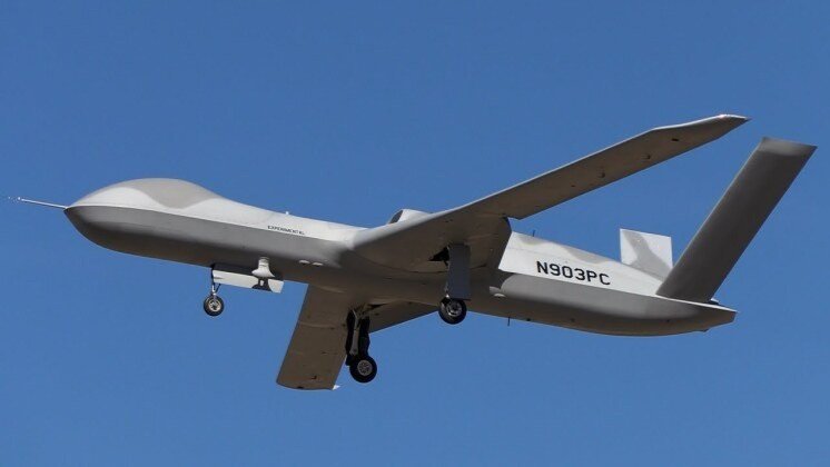 طائرة MQ-20 Avenger المستقلة تعترض طائرة مأهولة في اختبار عسكري واقعي 1 MQ-20 تعترض طائرة مأهولة