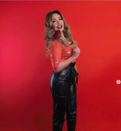 ليلى-علوي-عيد-الحب-إطلالة-جديدة