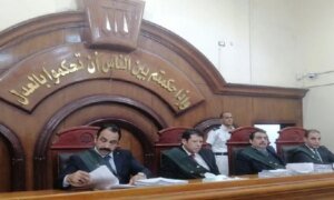 تأجيل محاكمة قاتل نجلته بالشرقية