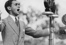 وايت-كريسماس-اسطورة-موسيقية-80-عاماً