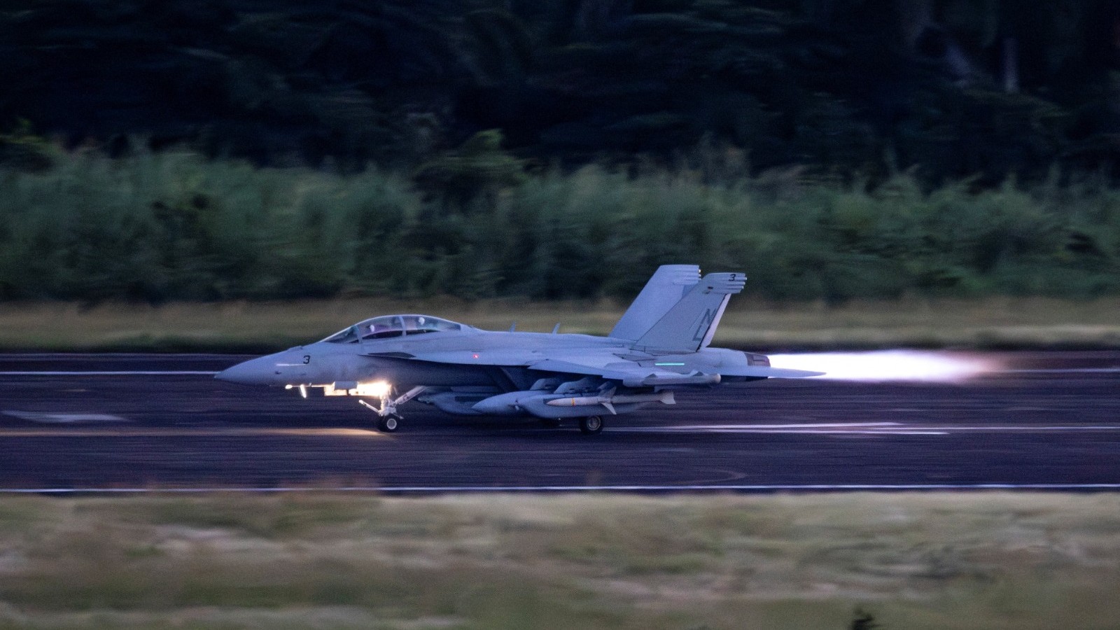 طائرات Growler للشرق الأوسط