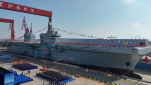 الصين تختبر مسيرة شبحية بحرية