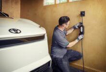 تويوتا-شحن-منزلي-كهربائية-تري-هاوس