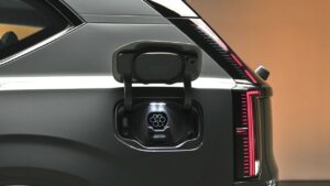 فولفو شحن كهربائية بالبرد