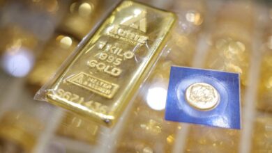 المعادن الثمينة تتألق