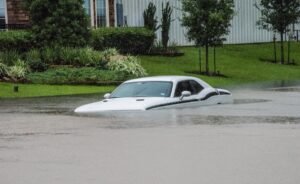 عواصف-شديدة-تهدد-المنطقة