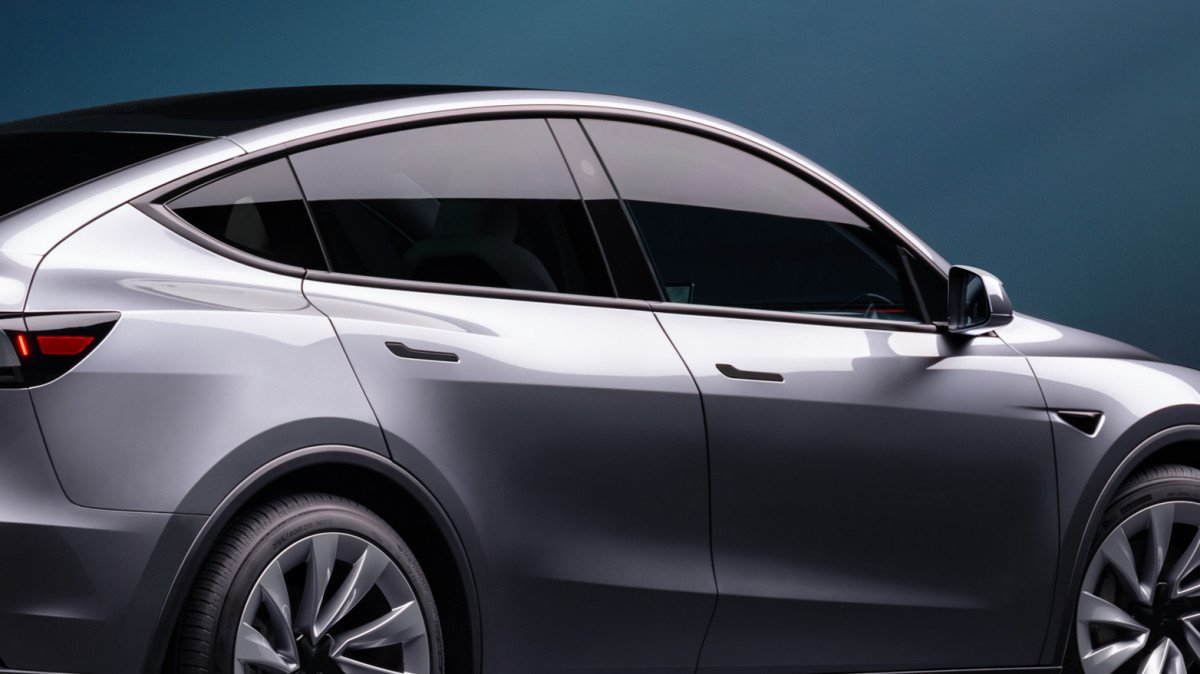 1772944923 570 Tesla Sued After Worker Says Austin Shooting Suspect Assaulted Her