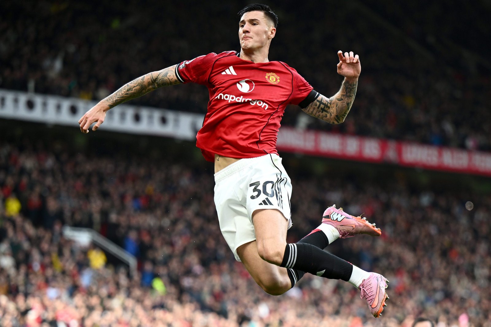 يونايتد يواجه أستون فيلا في قمة مرتقبة بالبريميرليج 1 مانشستر-يونايتد-استون-فيلا-تشكيلة