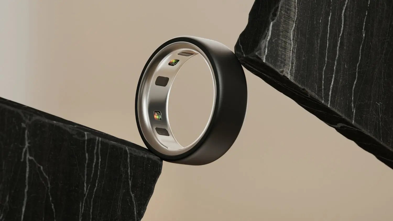 لينش يغادر أبل إلى أورا