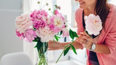 خلف الكواليس الزاهية: عالم من الجهد والتفاني يرويه خبير زهور 31 1774870410 Im a florist and the thing everyone does to