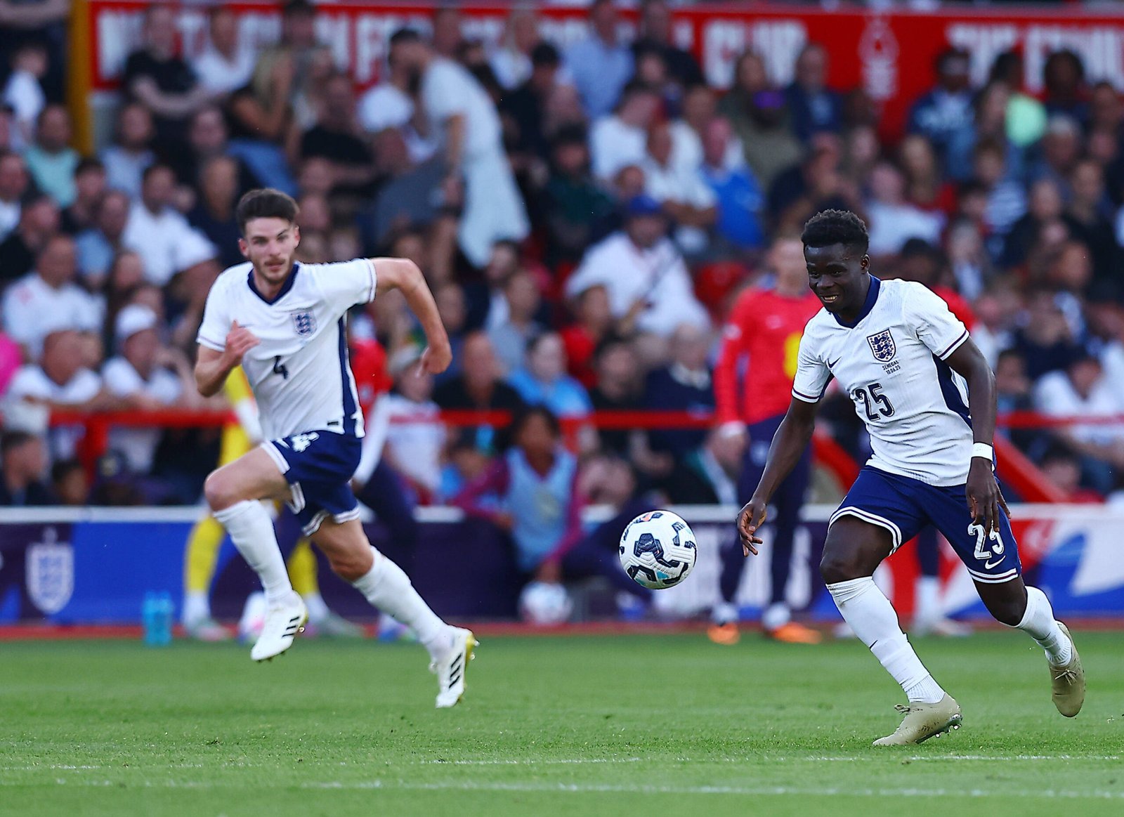 إنجلترا في فوضى: غيابات بالجملة تربك خطط توخيل قبل مونديال 2026 1 غيابات إنجلترا: تحدي توخيل