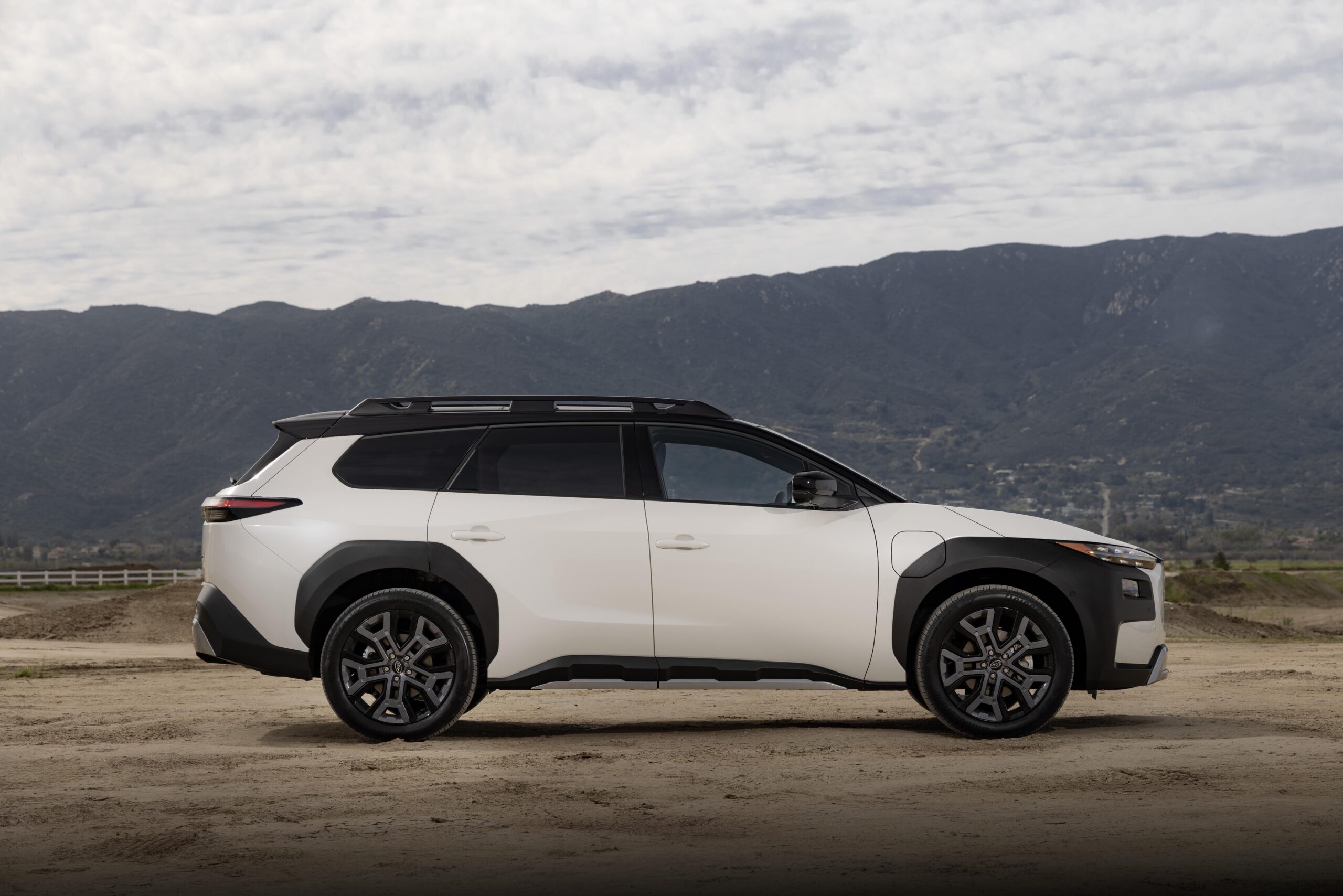 سوبارو تريل سيكر: مغامرة كهربائية أم ركون على الأسفلت؟ 1 سوبارو-تريل-سيكر-كهربائية