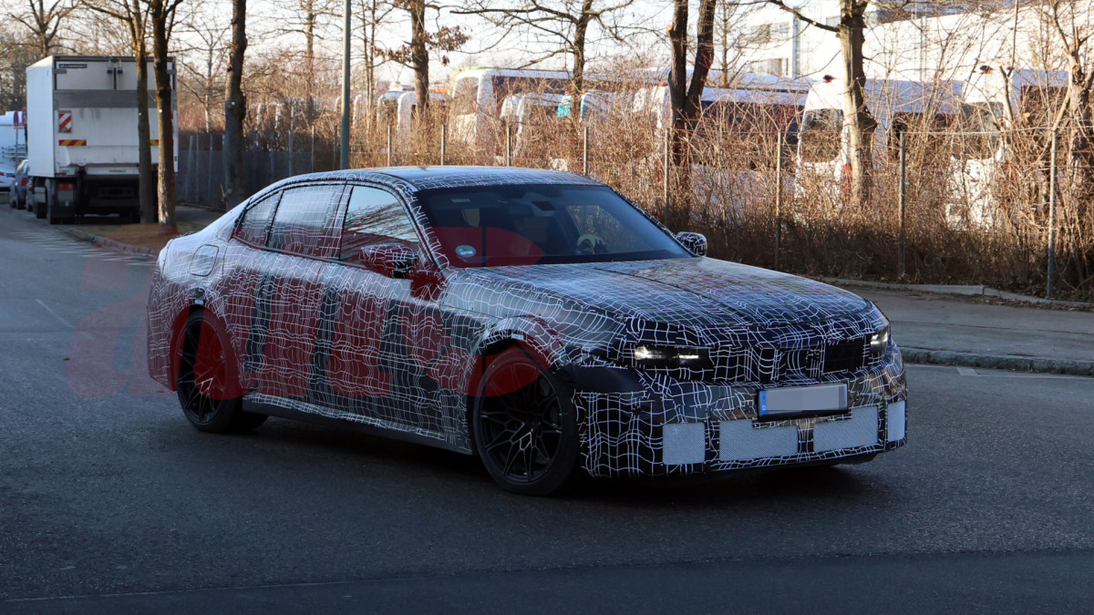 بي إم دبليو M3 الكهربائية: هل يكتب الصمت فصلًا جديدًا في 'الجحيم الأخضر'؟ 1 M3-الكهربائية-تاريخ-جديد