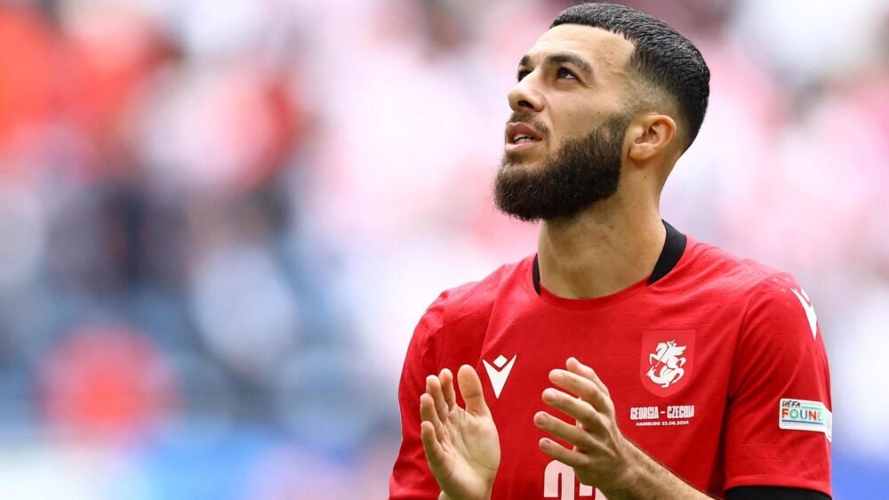 توتنهام يلاحق ميكوتادزه بـ 51 مليون إسترليني لانتشال الفريق من دوامة الهبوط 10 ميكوتادزه-توتنهام-أزمة