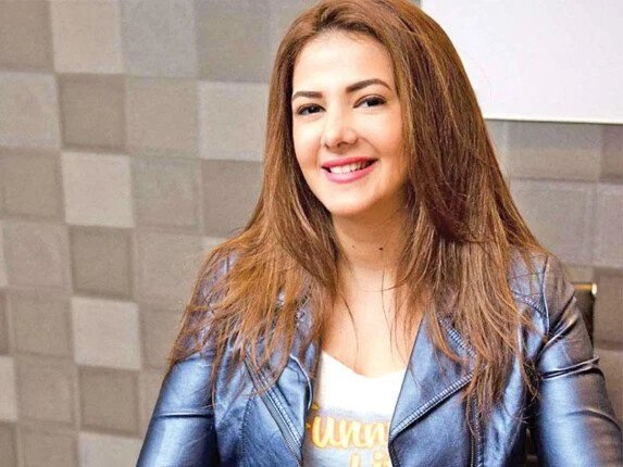 شقيقات غانم: المسرح يجمعهما من جديد.. ترقب جماهيري واسع 1 مسرحية شقيقتي غانم