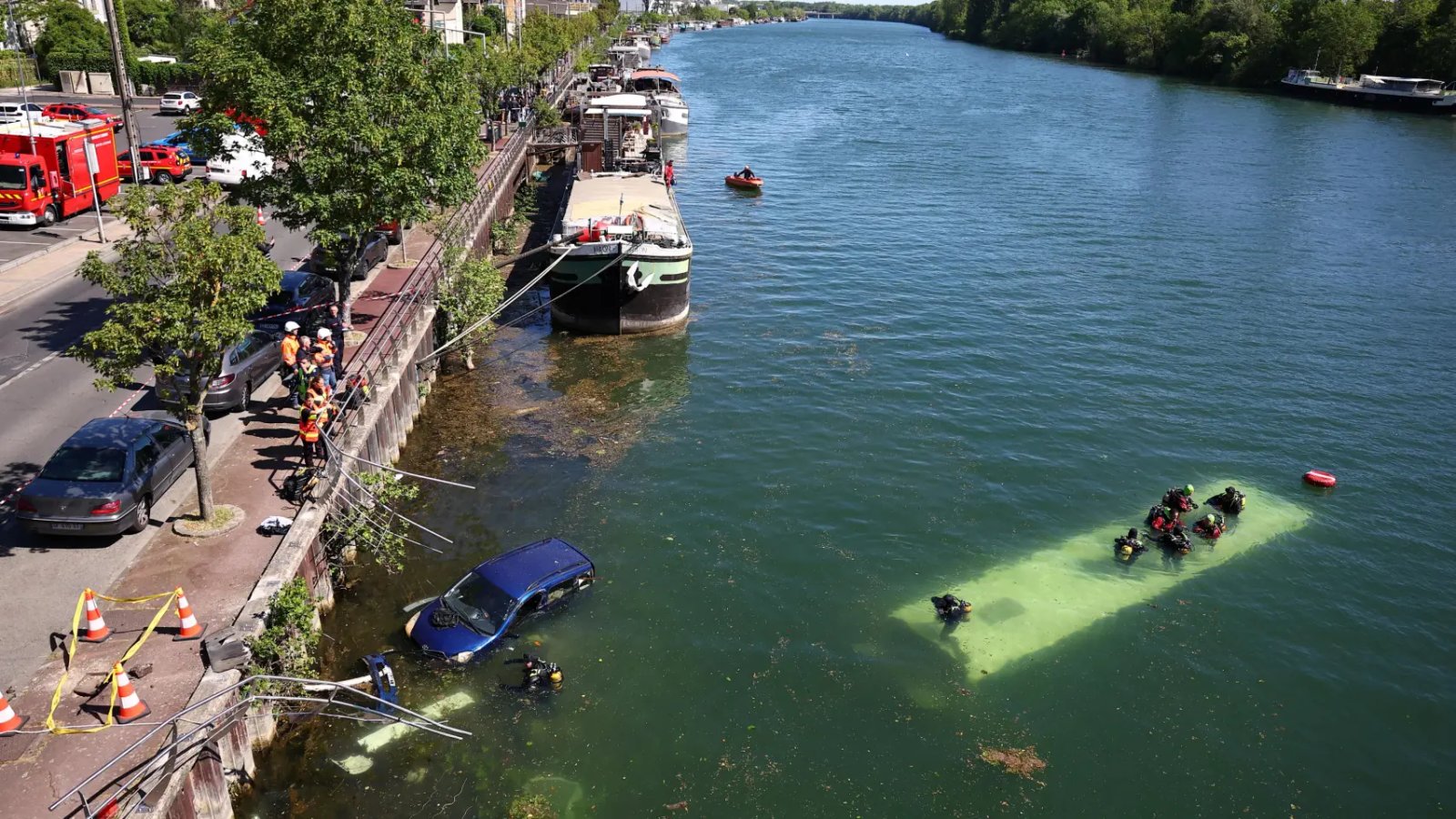 سقوط حافلة في السين