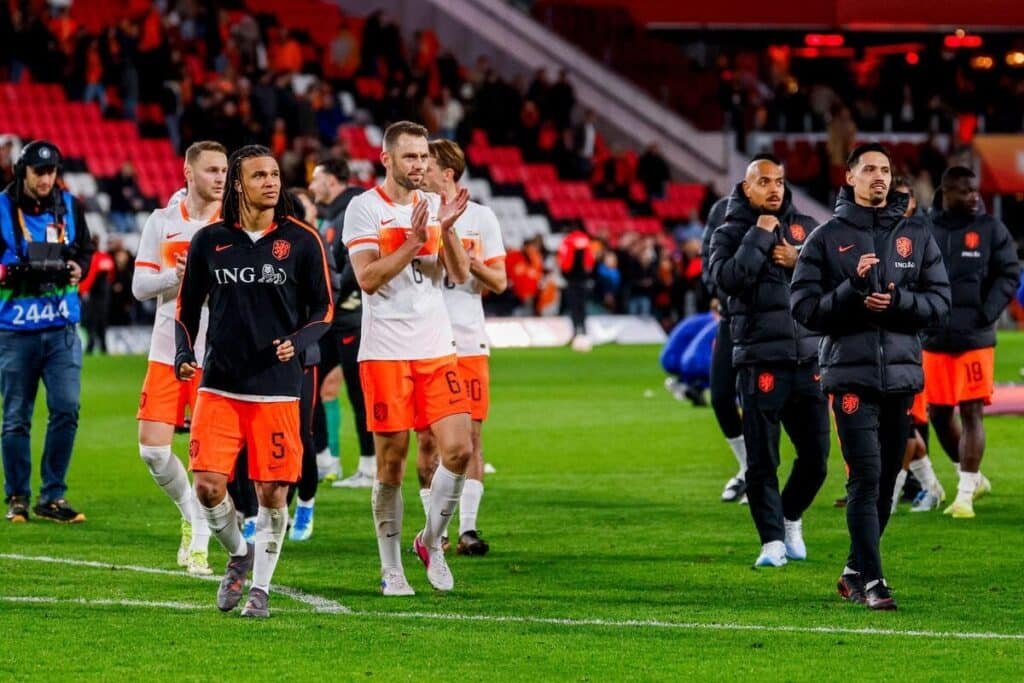 رئيس الفيفا يقطع الجدل: إيران في المونديال.. والساحة تشتعل بالمواجهات 1 إيران في المونديال: قرار فيفا وسط توتر