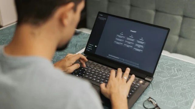 1775047284 AI Chatbots Are Bad at Diagnosing Symptoms For a Surprising