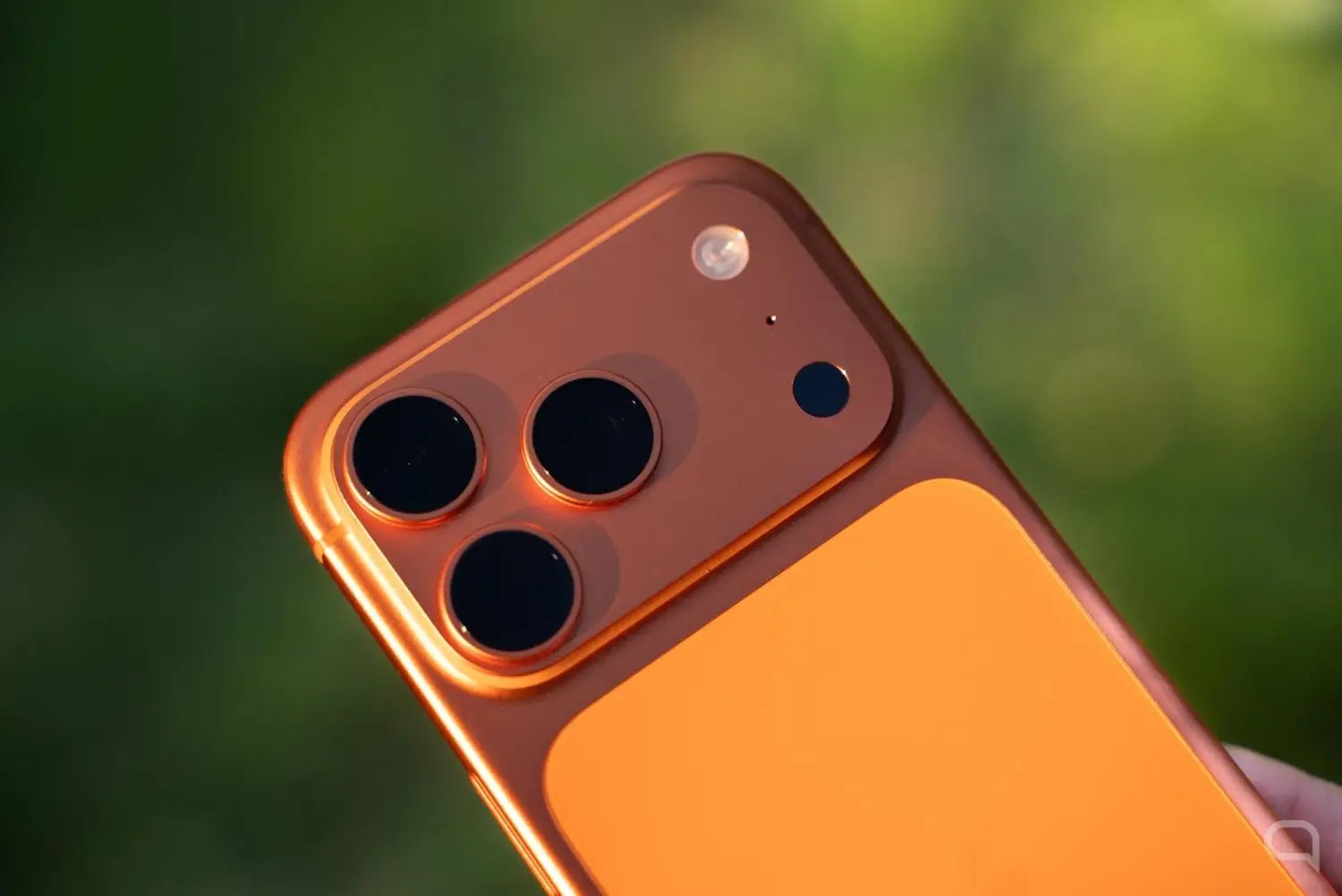 آيفون الفضاء المقيد