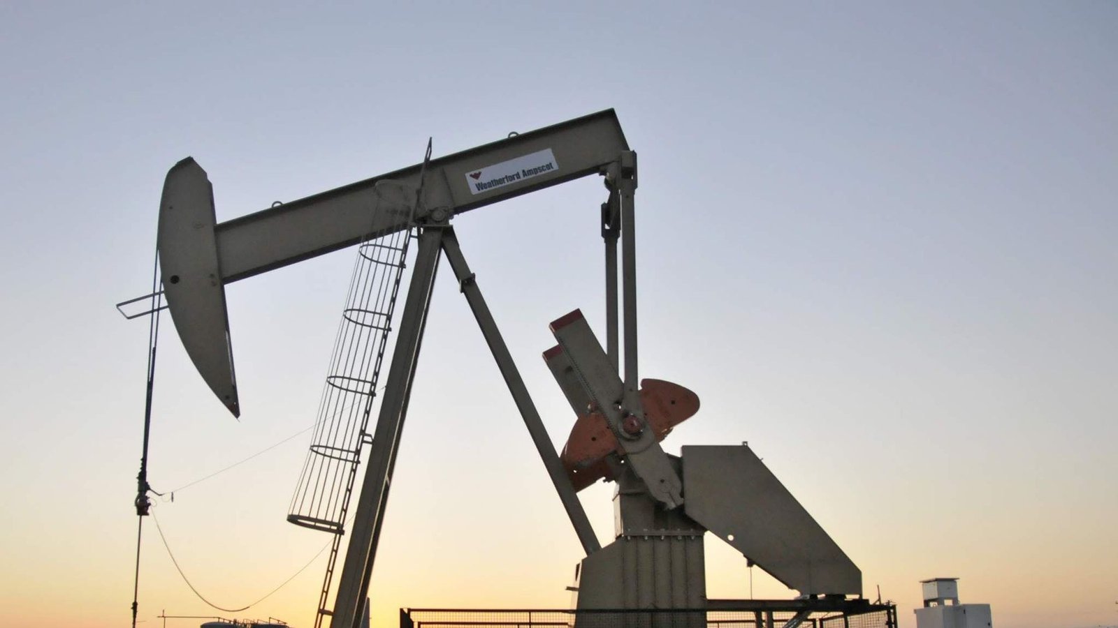 الأسواق تنتفض