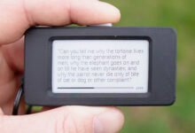 قارئ إلكتروني بحجم الإبهام