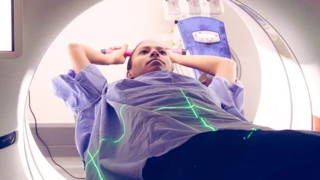 تعليم أقل.. خطر سرطان أكبر