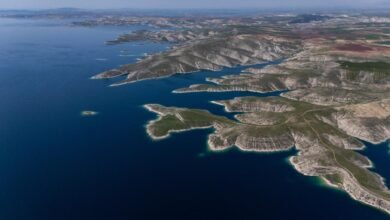 الفرسان يغير الخارطة