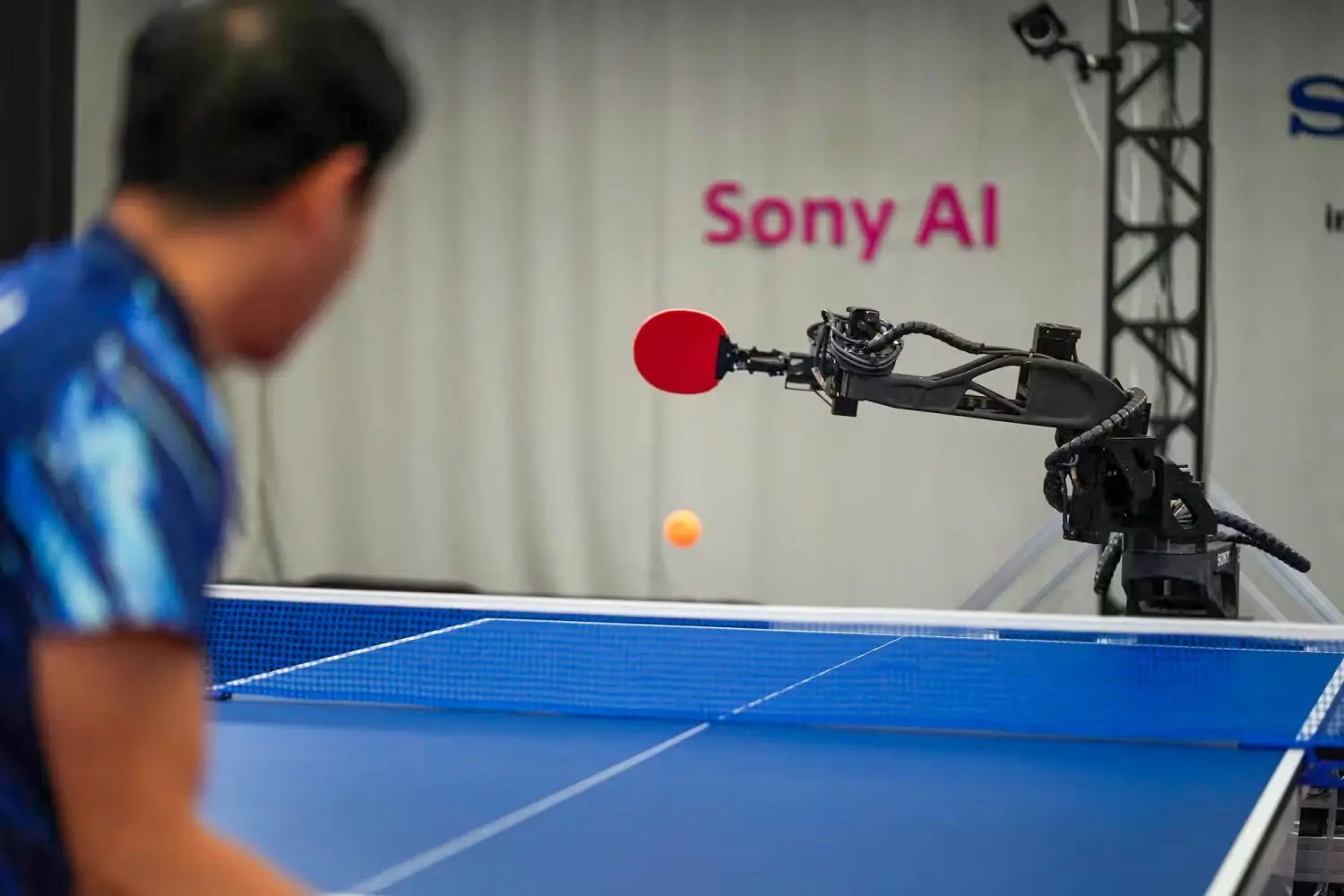 روبوت سوني لتنس الطاولة