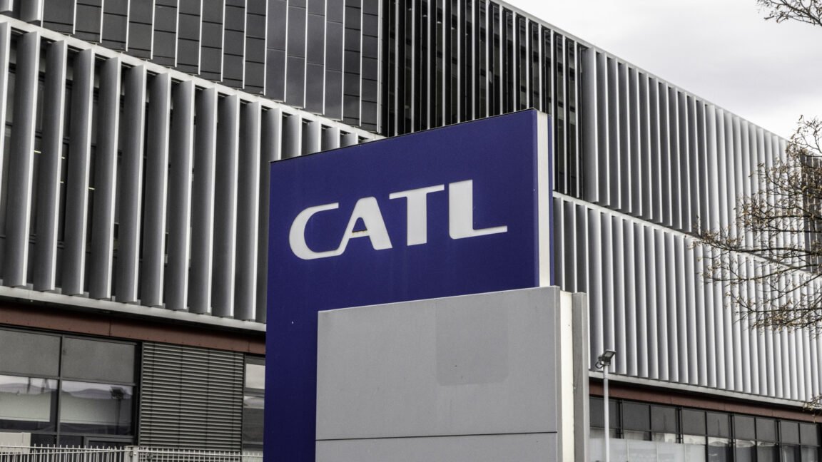 بطارية Shenxing من CATL تشحن 80% من سعتها في أقل من 4 دقائق 1 1777448314 GettyImages 2255429919