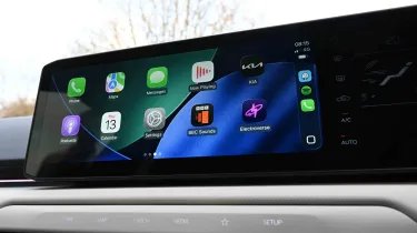 كيا EV4: تفاصيل المقصورة وأنظمة الترفيه ومساحات الرحابة 3 Kia20EV420GT Line20S 8