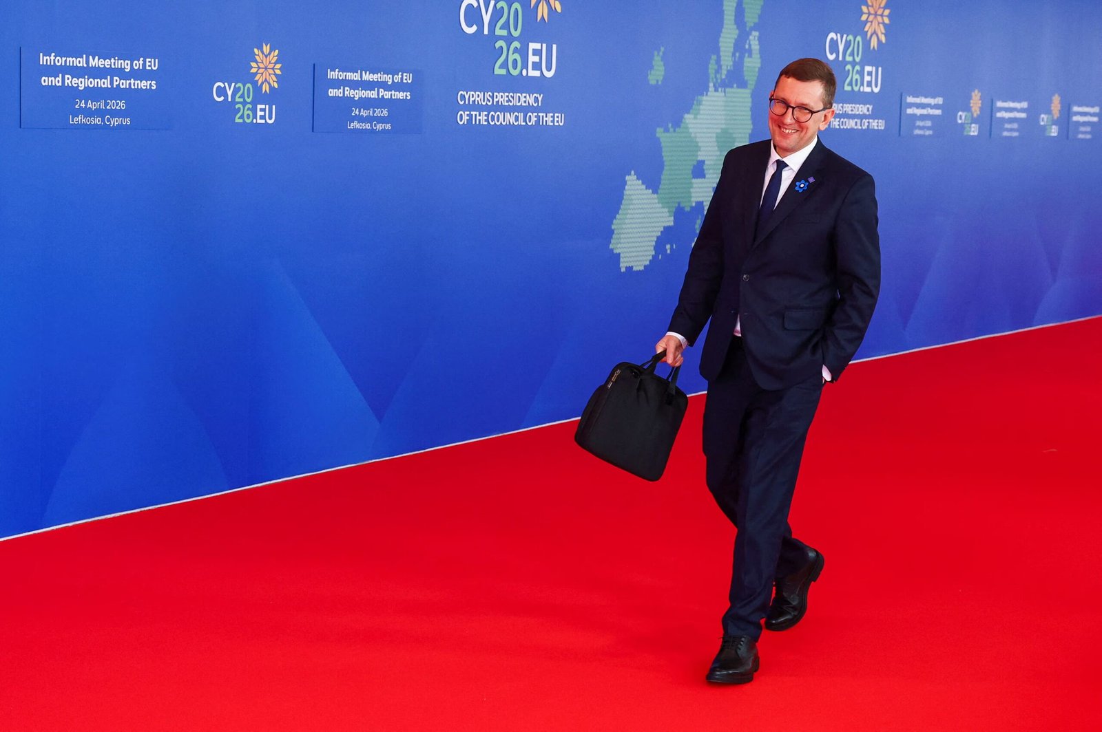 رئيس وزراء إستونيا في قبرص