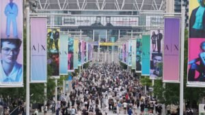 skynews oasis wembley 7086117