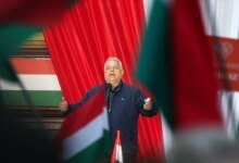 بالاسي يعرض إمبراطوريته للدولة