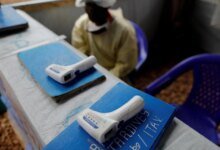 كينيا تحظر مراكز الإيبولا الأمريكية