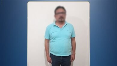 ضبط مدير مدرسة