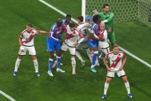 تتويج كريستال بالاس بلقب المؤتمر الأوروبي