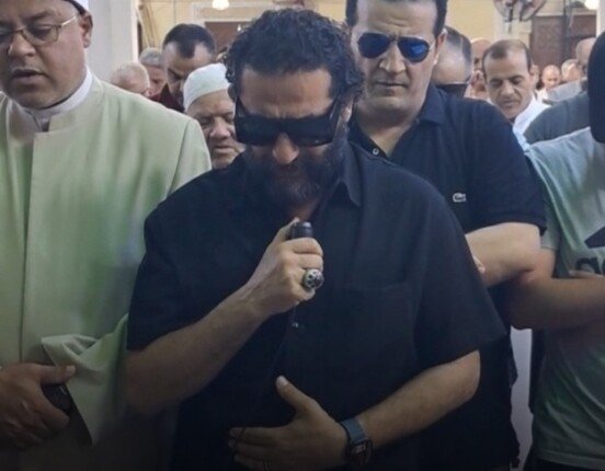 جنازة والدة أحمد حلمي