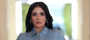 منى زكي في طالع نازل