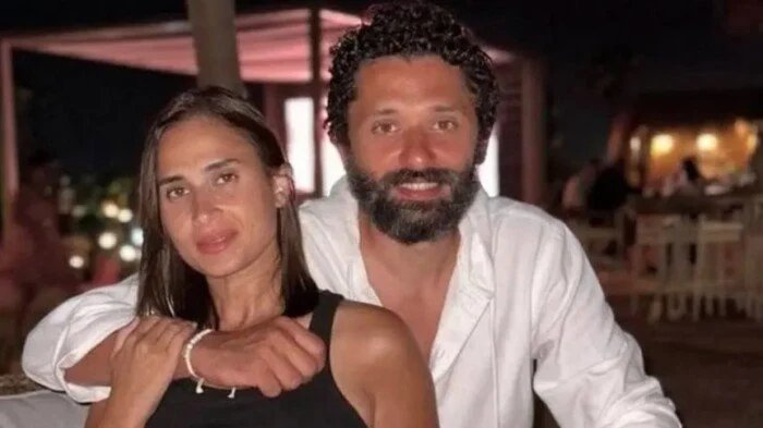 9 دعاوى قضائية.. طليقة كريم محمود عبد العزيز تصعد النزاع للمطالبة بالحضانة والنفقة 1 أزمة قضائية بين كريم وآن