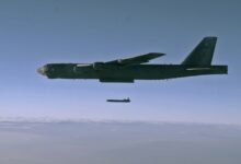 تحطم قاذفة بي-52 في كاليفورنيا