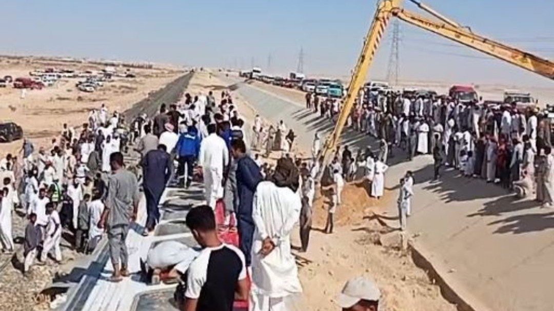 فاجعة السويس تعيد أزمة "معابر الموت" العشوائية إلى الواجهة في مصر 1 حادث قطار السويس