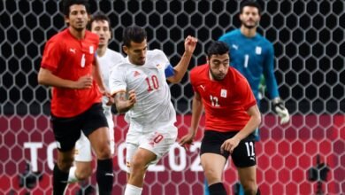 صافرة الأردني مخادمة تضع مدرب إسبانيا في مواجهة ذكريات "صدام طوكيو" بالمونديال 2 مخادمة حكماً لمباراة إسبانيا