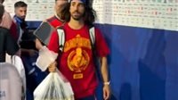 كأس العالم في كيس بلاستيكي.. تصرف غريب من كوكوريلا يثير الجدل بعد نهائي المونديال 2 كوكوريلا وكأس العالم