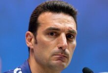 دموع ميسي في ميتلايف تفتح أبواب الرحيل أمام سكالوني بعد تجريد الأرجنتين من عرشها 2 ميسي يبكي خسارة المونديال