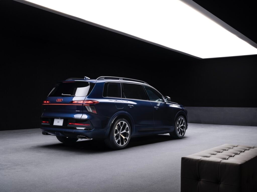 Audi Q9 from the rear 3/4s