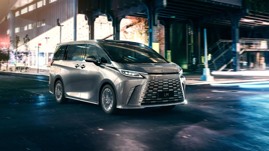  GAC’s M8 Minivan Costs Less Than Half A Lexus LM 500h, But Nothing About It Feels Halved