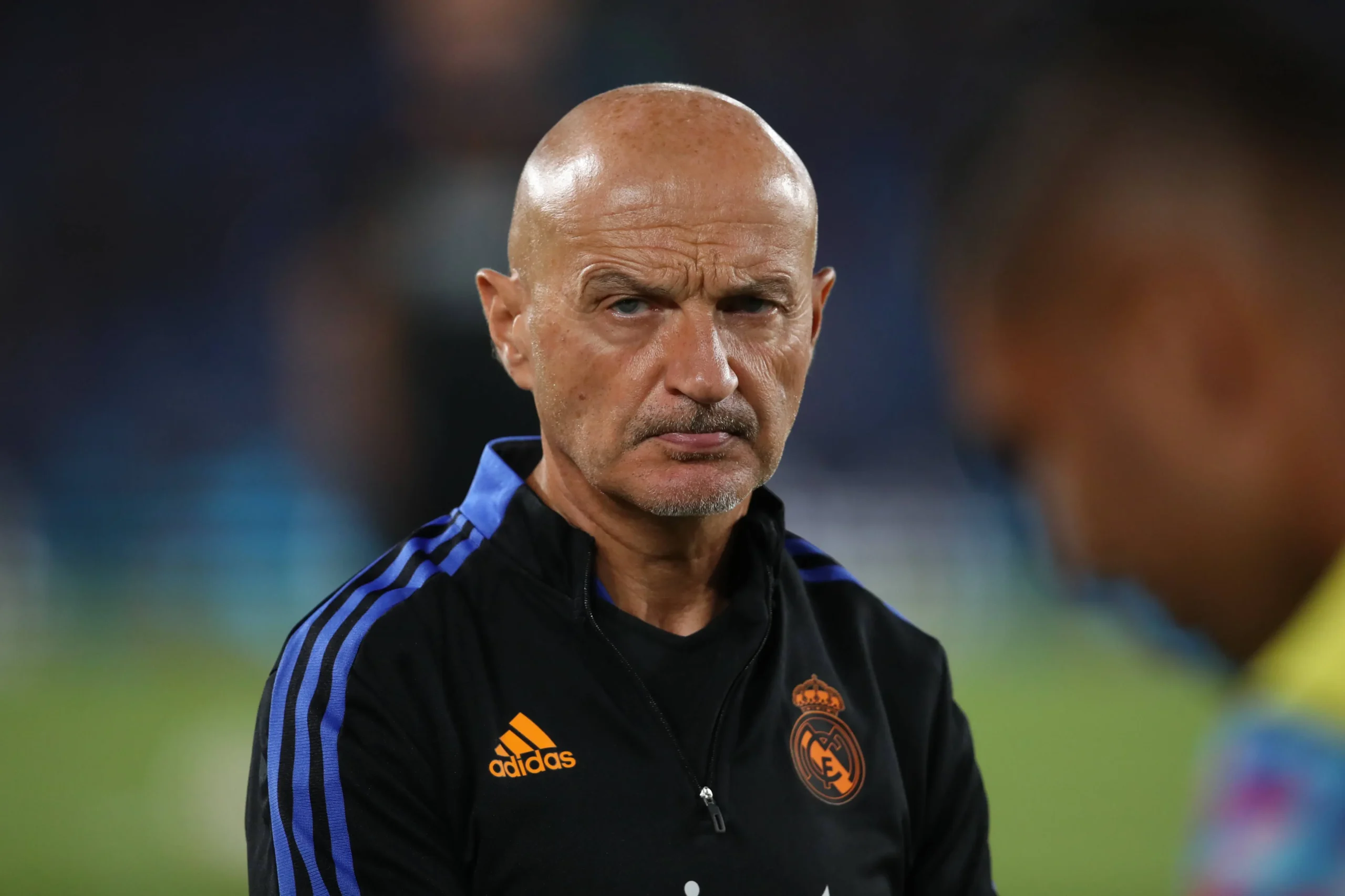 إدارة ريال مدريد تفرض "بينتوس" على طاقم جوزيه مورينيو 1 أزمة طاقم مورينيو