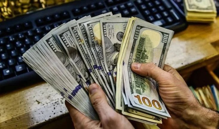 الدولار يكسر حاجز الاستقرار في مصر.. تراجع جماعي للعملة الخضراء بمنتصف التعاملات 1 تراجع الدولار أمام الجنيه