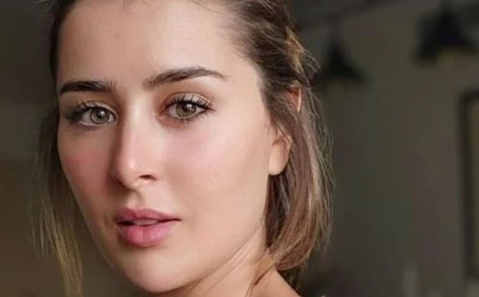 عائشة بن أحمد أرملة تدير نادياً رياضياً في "طاهر المصري" 1 عائشة بن أحمد في طاهر المصري