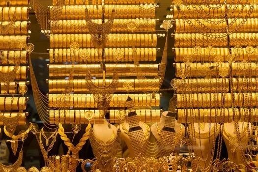 تحركات حذرة في سوق الصاغة.. الذهب يتراجع 10 جنيهات وعيار 21 يسجل 5830 جنيهاً 1 تراجع أسعار الذهب بمصر